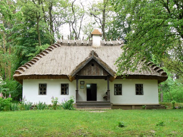 Перший народний музей Тараса Шевченка "Тарасова світлиця" на Чернечій горі у Каневі